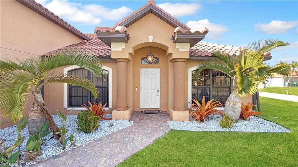 205 42nd St, Cape Coral, photo 2