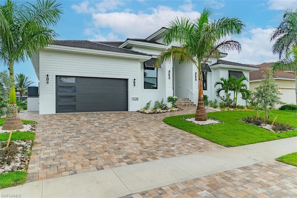 1528 Kingston Ct, Marco Island, photo 2