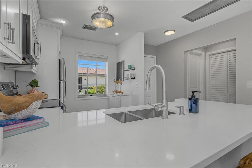 1071 Pine Isle Ln #1071, Naples, photo 2