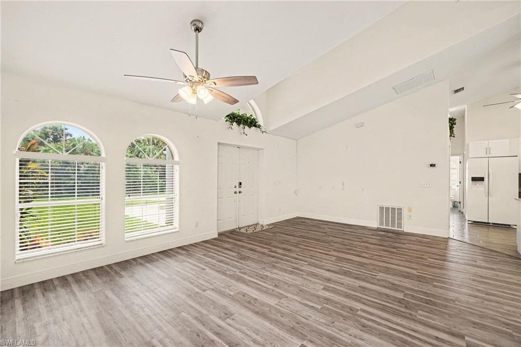405 Poinsettia Ave, Lehigh Acres, photo 3