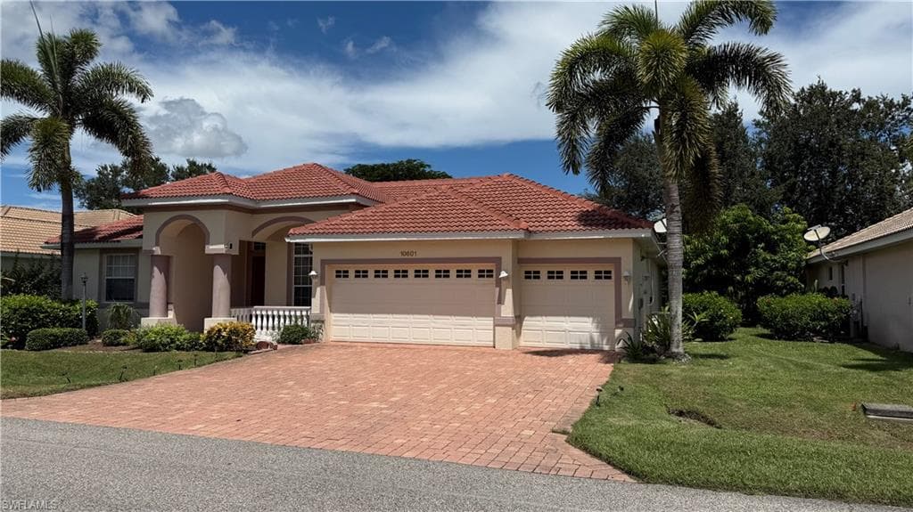 10601 Sir Michaels Place Dr, Bonita Springs, photo 2