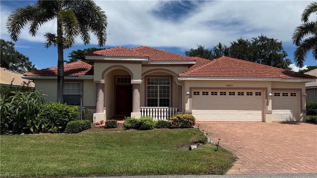 10601 Sir Michaels Place Dr, Bonita Springs