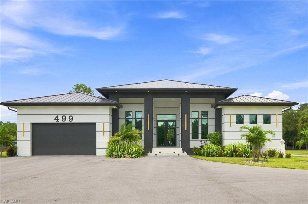 499 Golden Gate Blvd, Naples