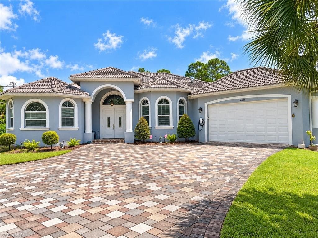 690 Wilson Blvd, Naples