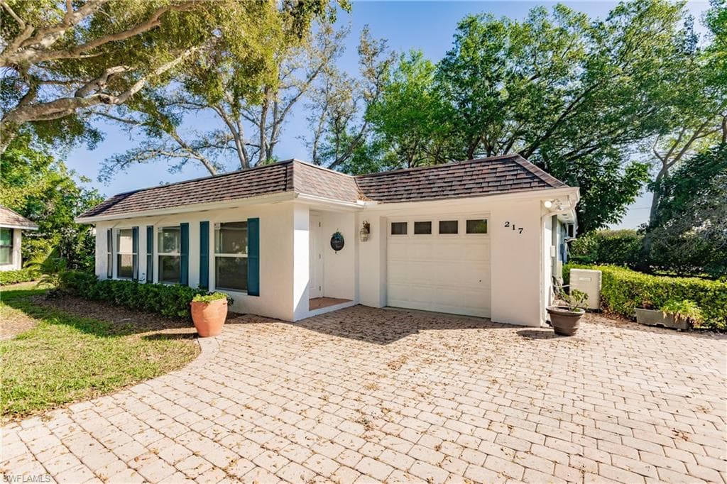 217 Yorkshire Ct #2, Naples