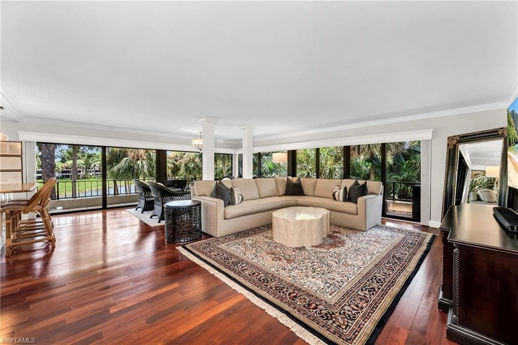 105 Clubhouse Ln #389, Naples