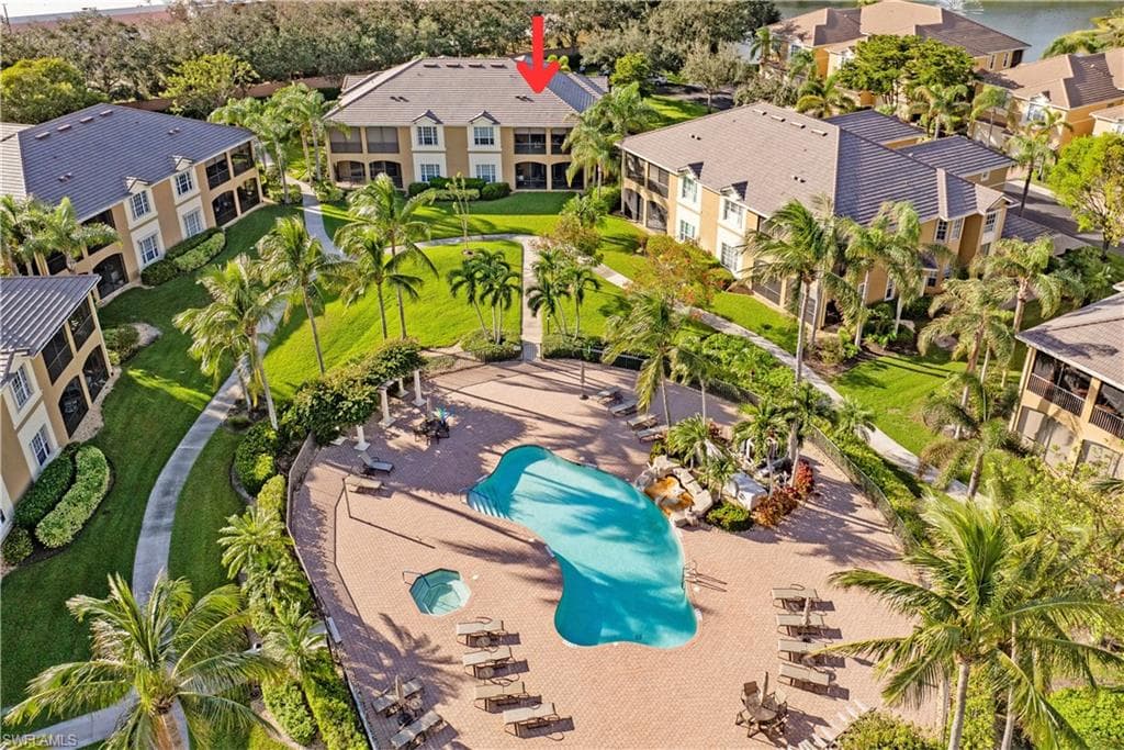 5021 Maxwell Circle #201 Cir #3-201, Naples