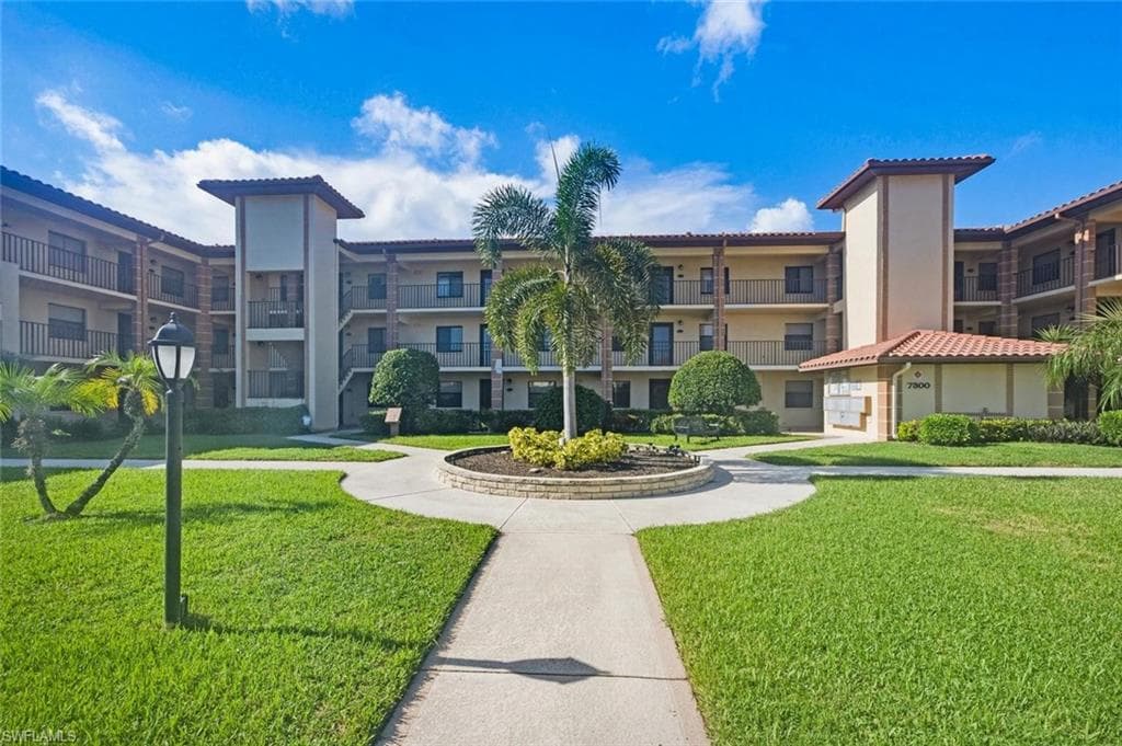 7300 Province Way #1305, Naples, photo 3