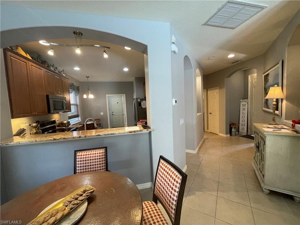10630 Camarelle Cir, Fort Myers, photo 3