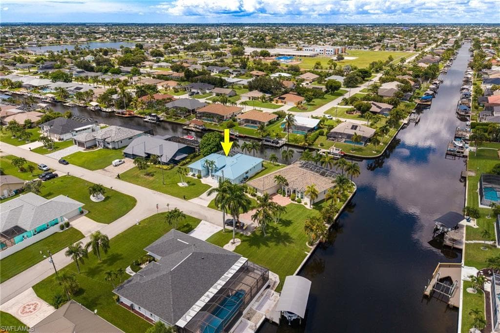 205 37th Ln, Cape Coral, photo 2