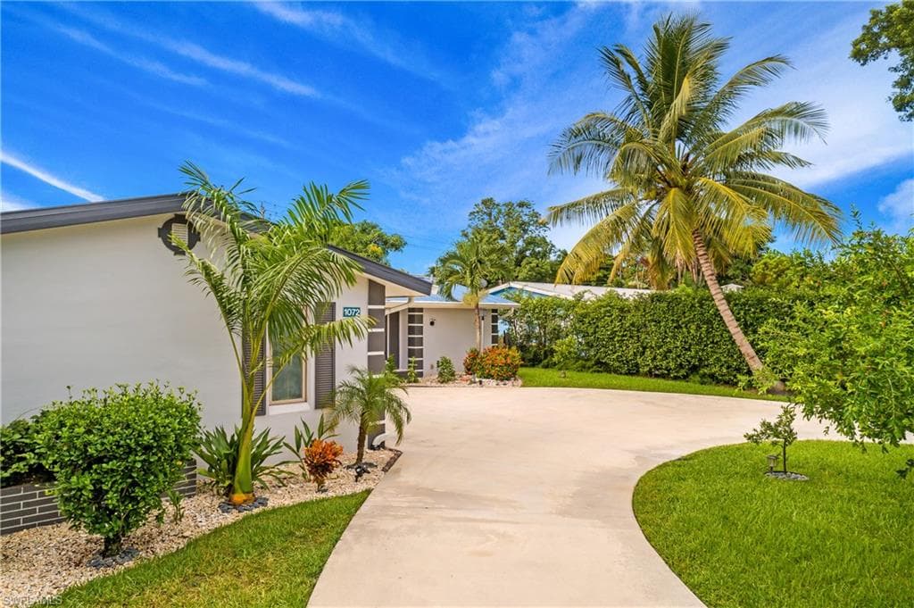 1072 Wisconsin Dr, Naples, photo 2