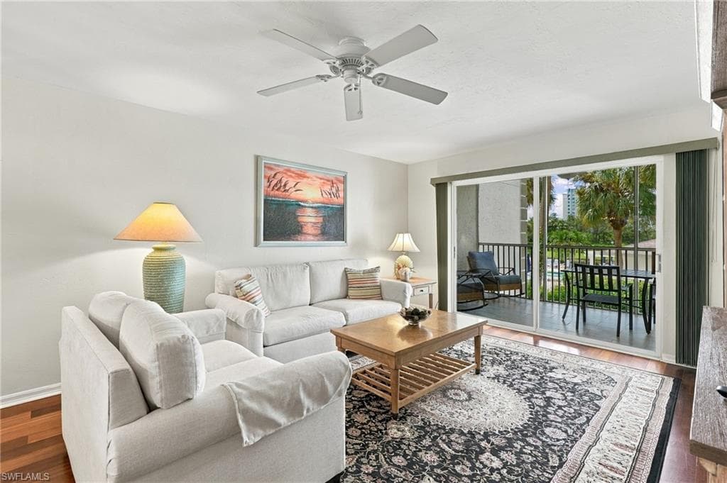 360 Horse Creek Dr #207, Naples, photo 2