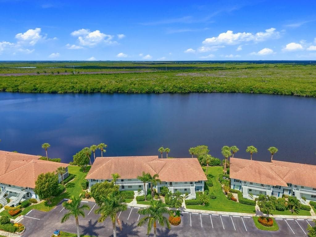 1025 Mainsail Dr #203, Naples