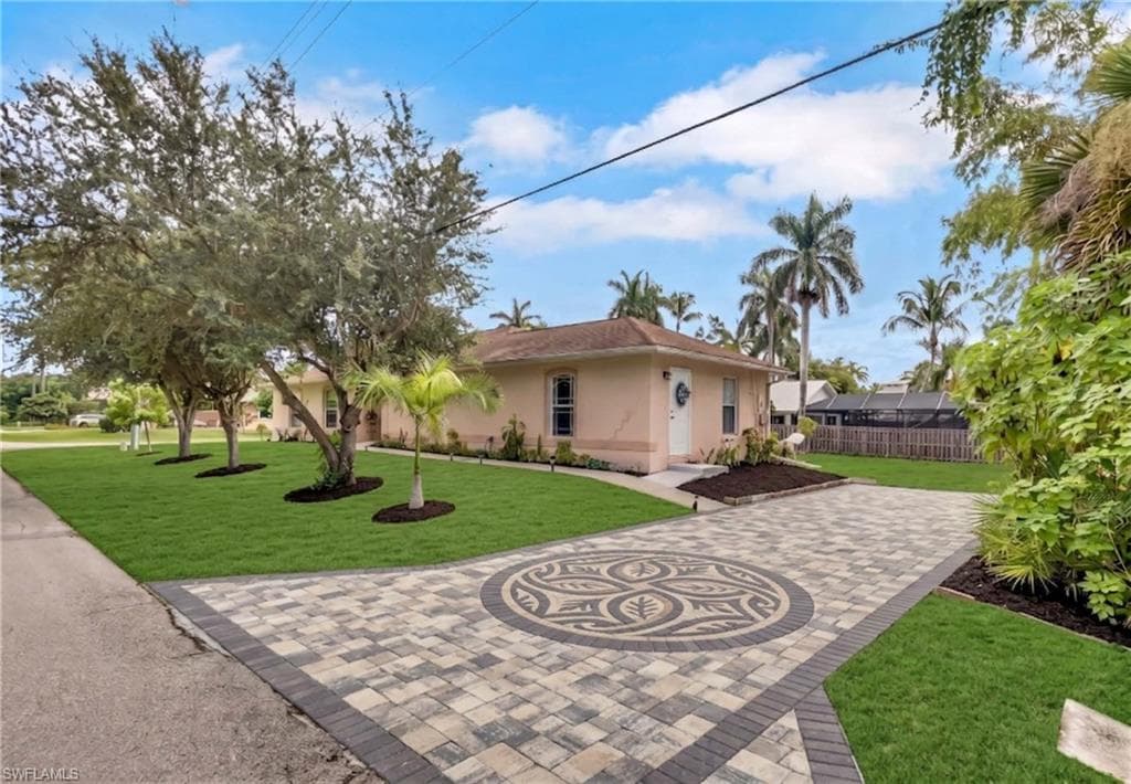 3920 10th St, Naples, photo 3