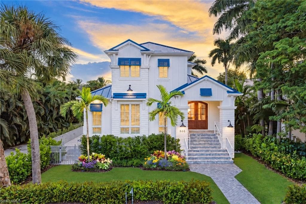844 8th St, Naples