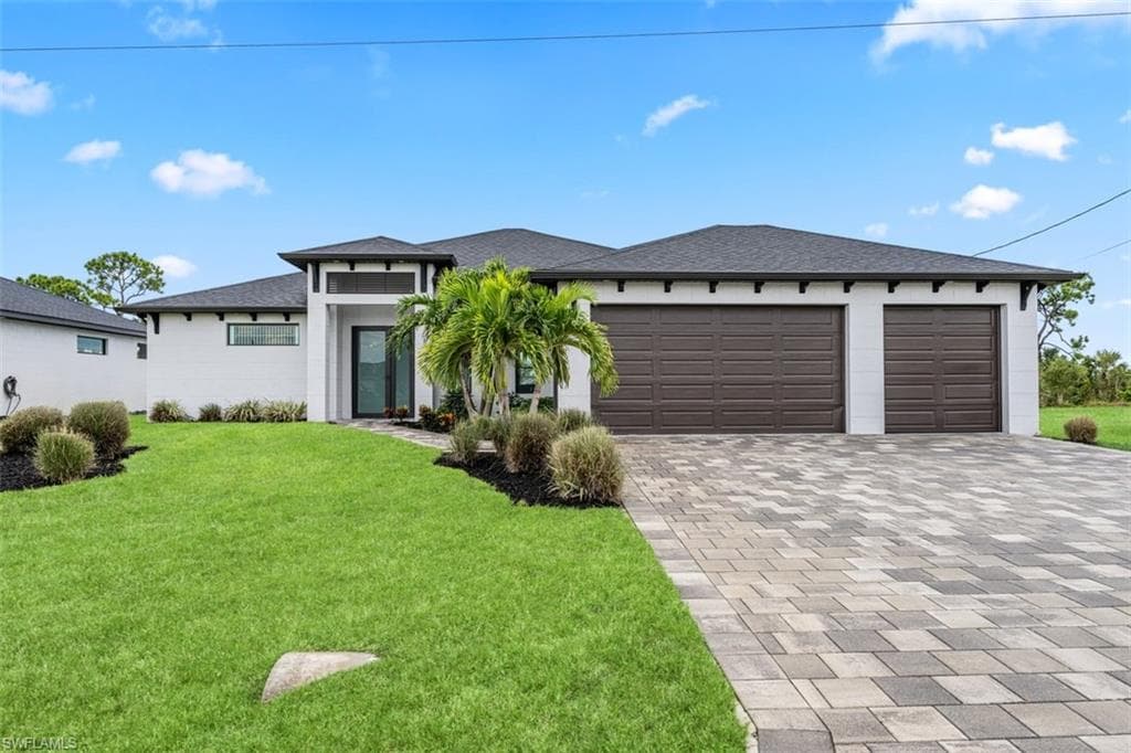 1124 4th Ln, Cape Coral