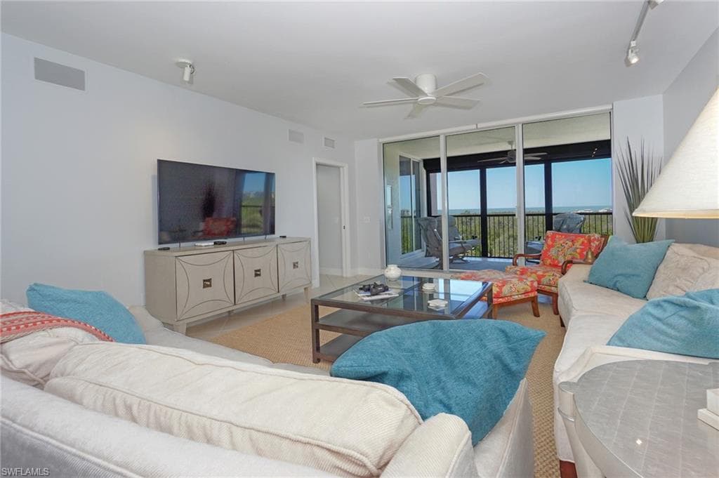 7225 Pelican Bay Blvd #502, Naples, photo 3