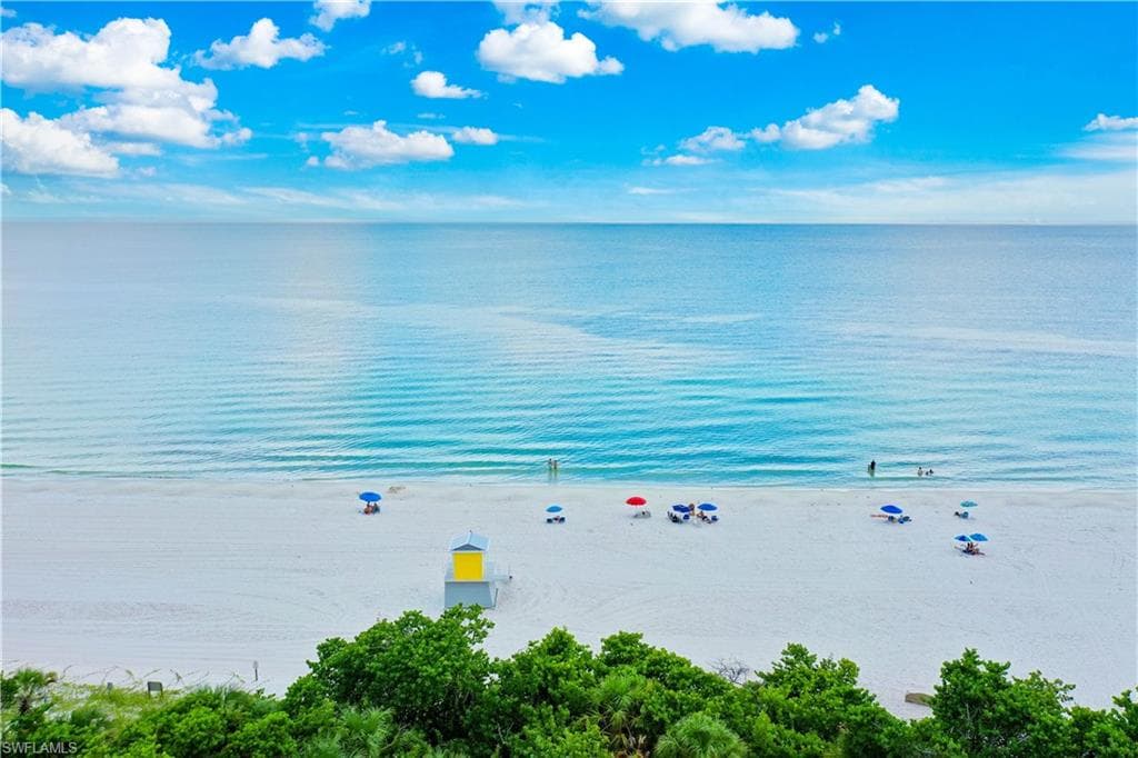 592 Beachwalk Cir #105, Naples, photo 3