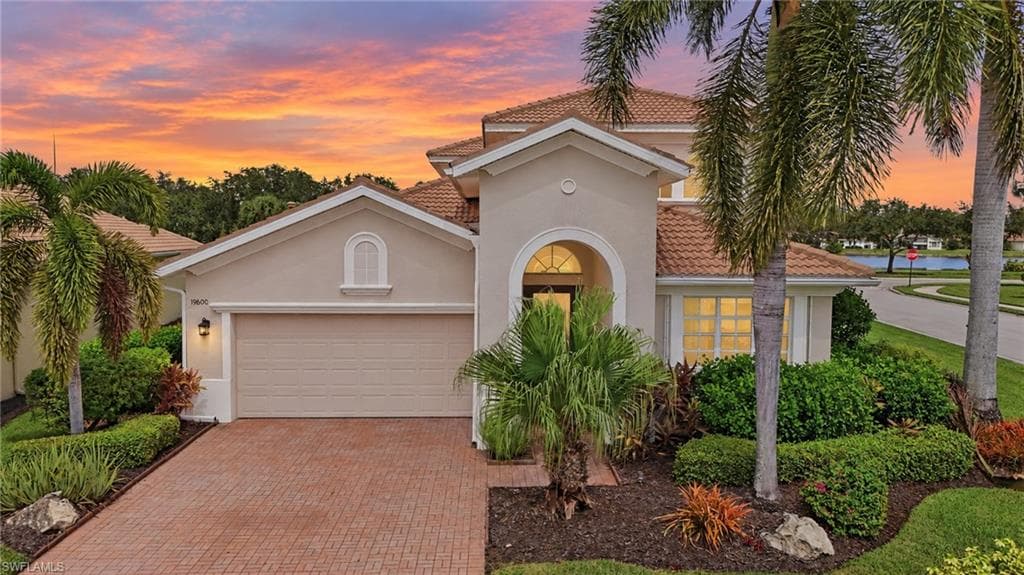 19600 Maddelena Cir, Estero