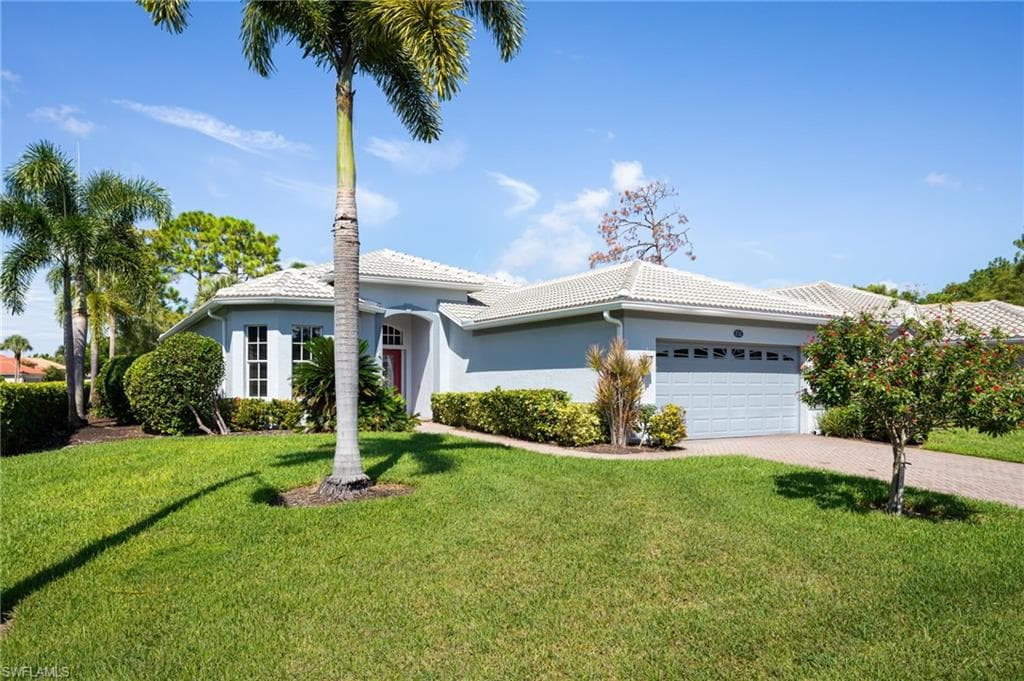 8735 Gleneagle Way, Naples