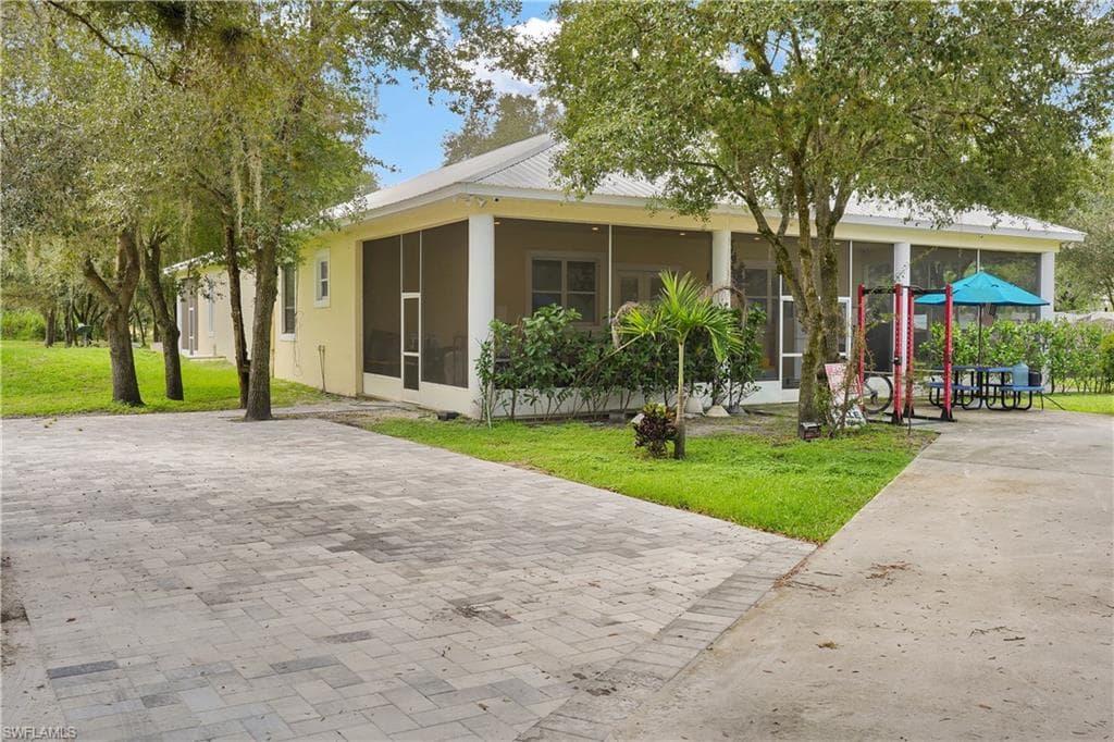 255 C Rd, Labelle, photo 2
