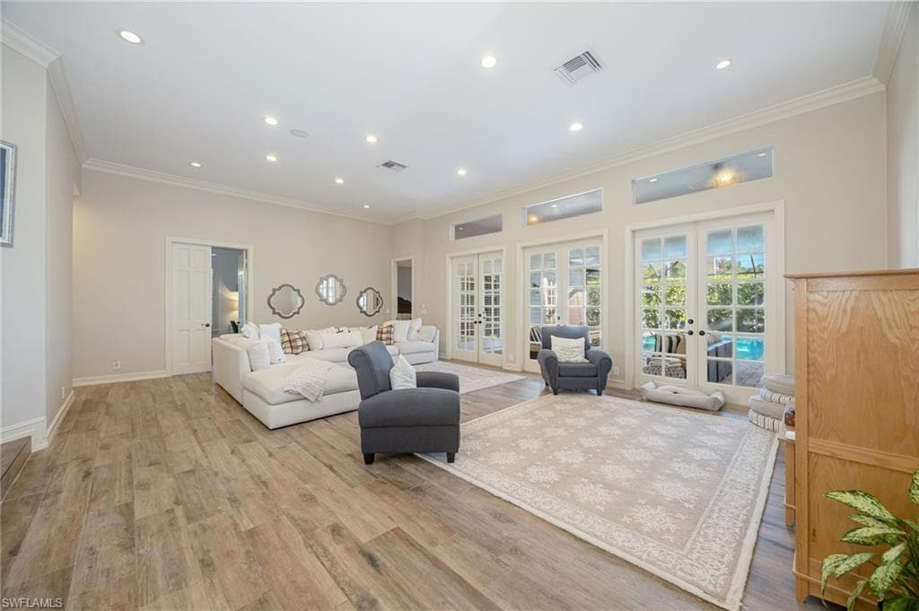 8137 Ronda Ct, Naples, photo 3