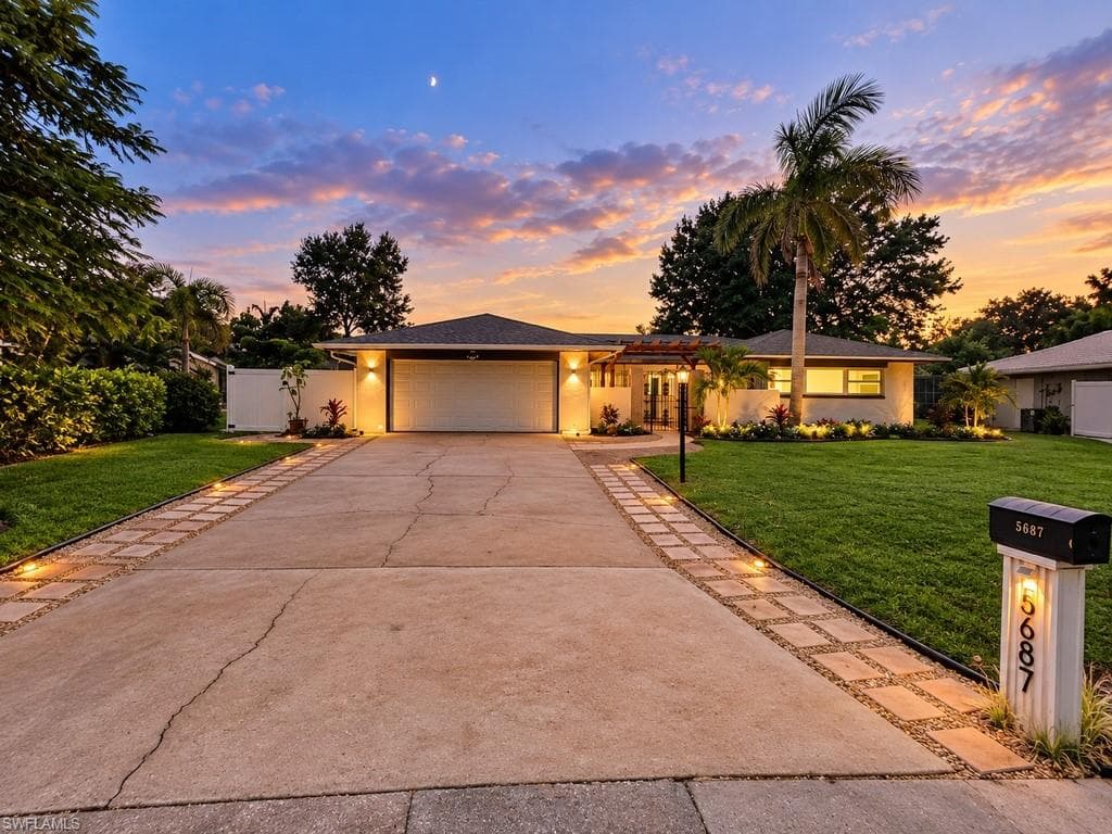 5687 Eichen Cir, Fort Myers
