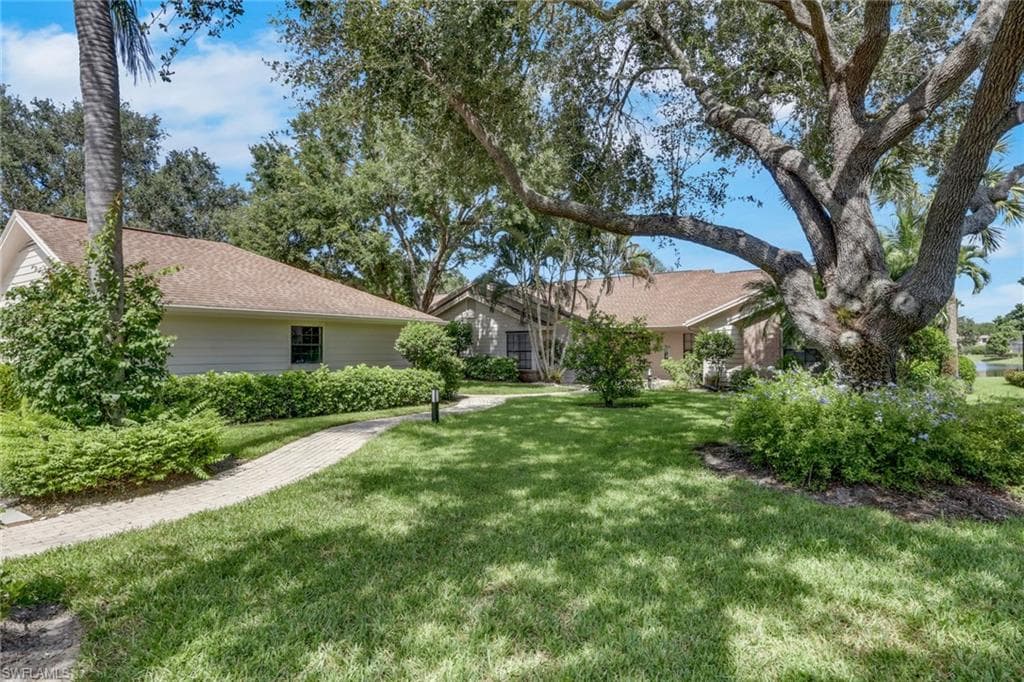6648 Tannin Ln #b, Naples