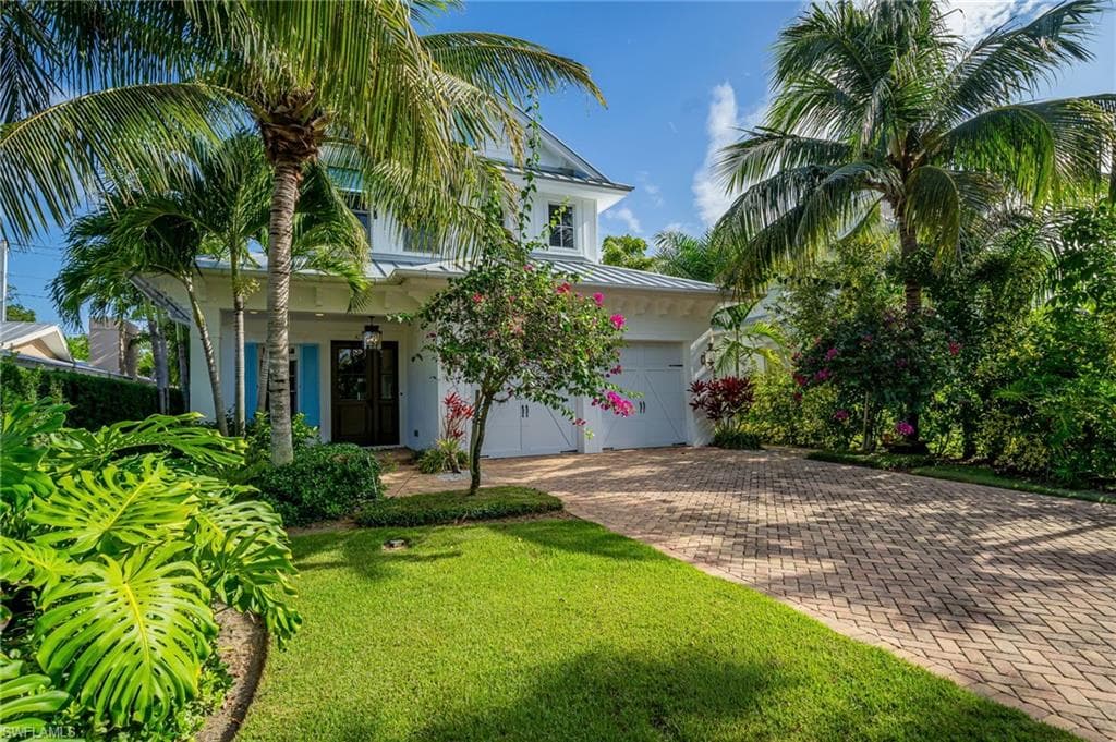 723 Myrtle Ter, Naples, photo 2