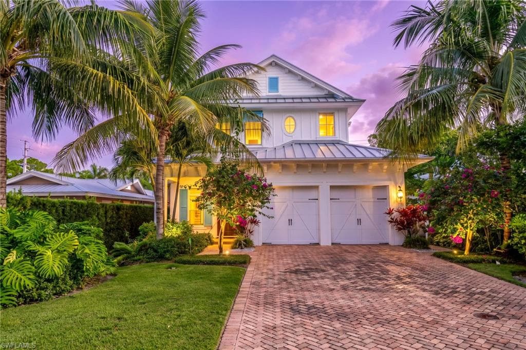 723 Myrtle Ter, Naples