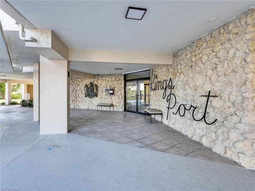 2150 Gulf Shore Blvd #407, Naples, photo 3