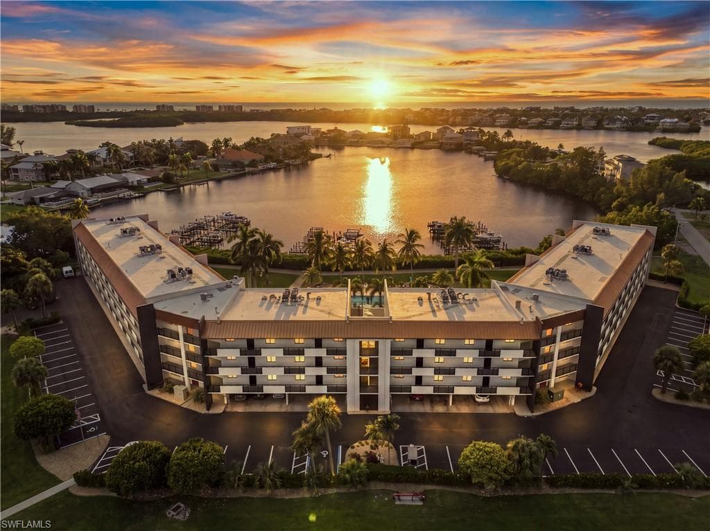226 3rd St #215, Bonita Springs
