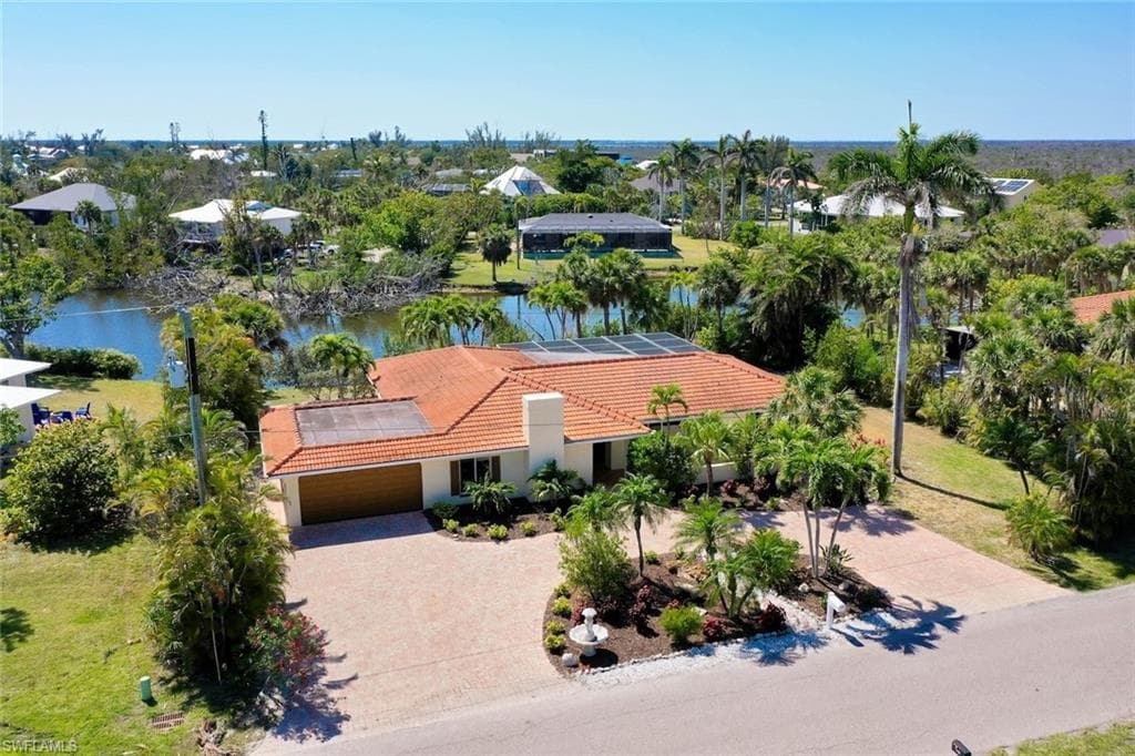 9421 Moonlight Dr, Sanibel, photo 2