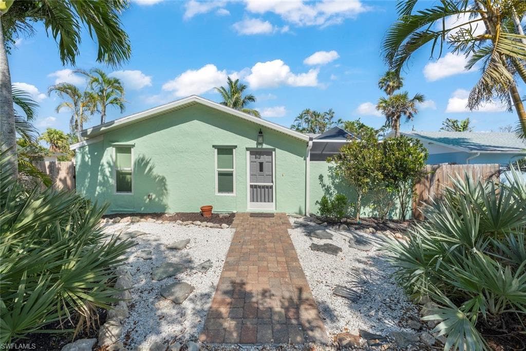 534 Piedmont Rd, Sanibel
