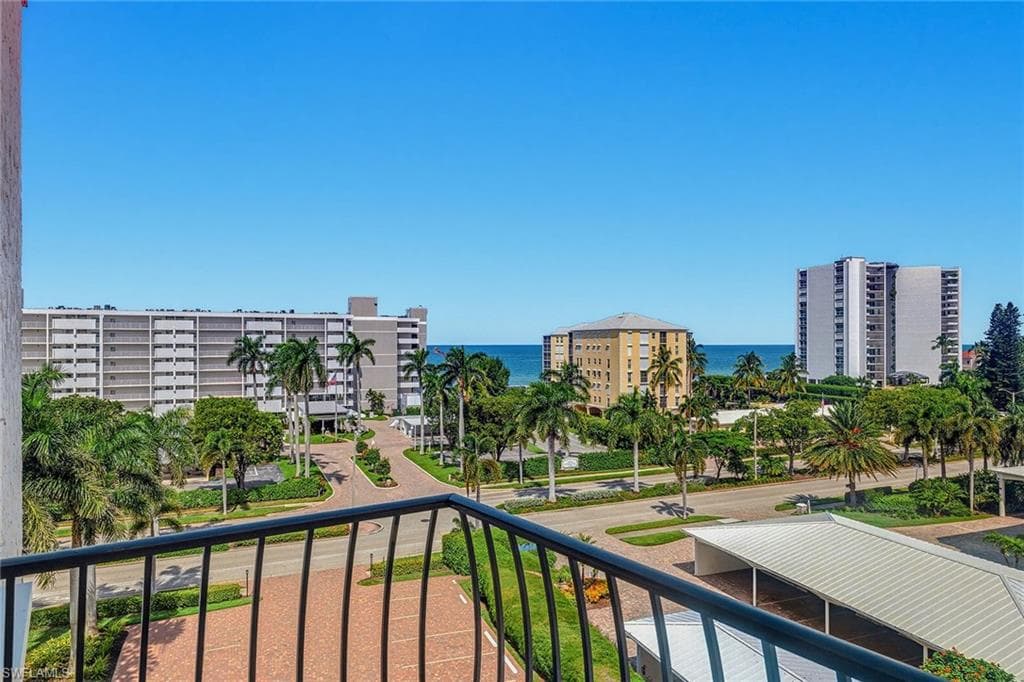 3430 Gulf Shore Blvd #6j, Naples, photo 2