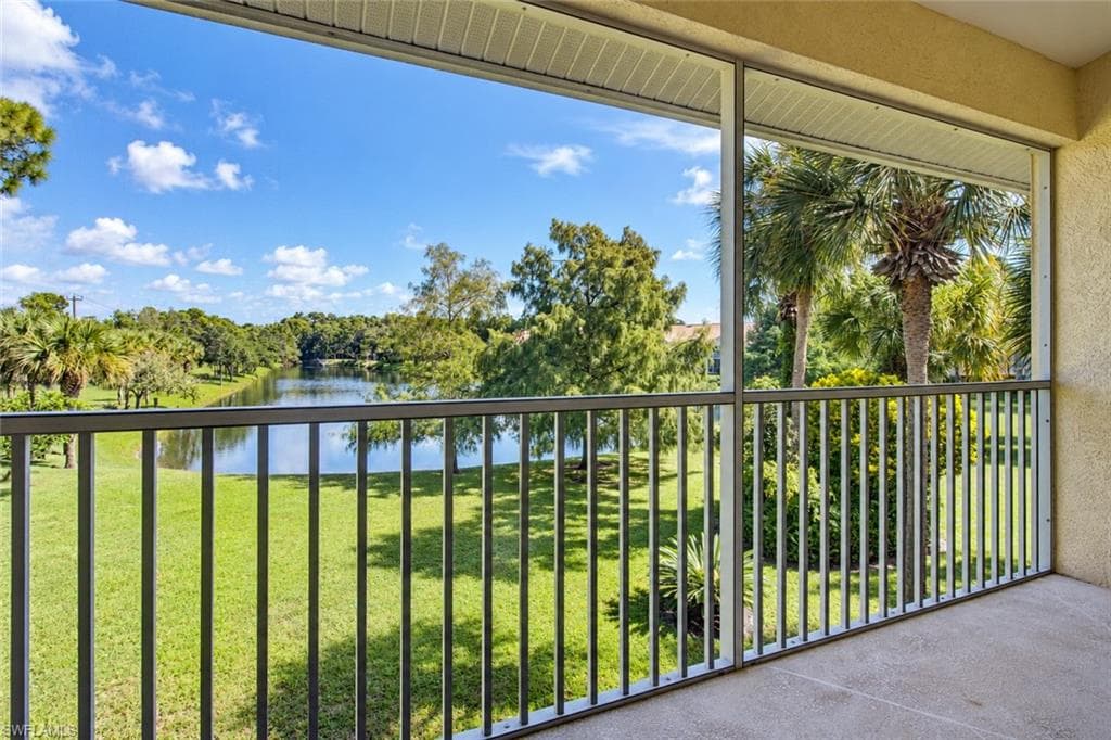 475 Robin Hood Cir #202, Naples, photo 2