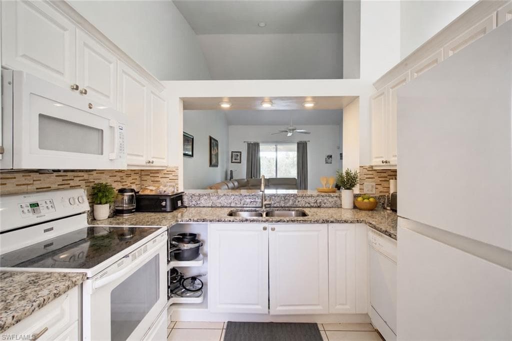 475 Robin Hood Cir #202, Naples, photo 3