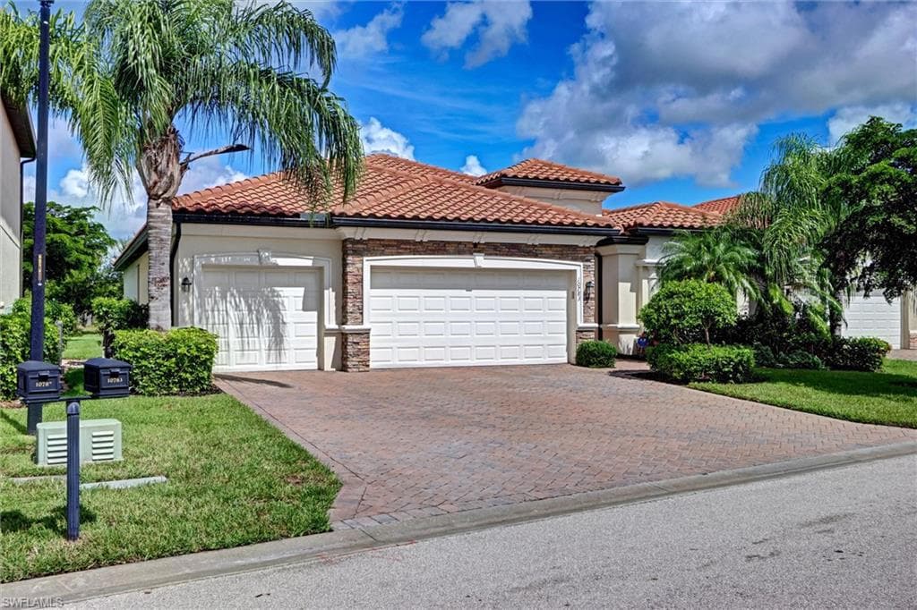 10783 Essex Square Blvd, Fort Myers, photo 2