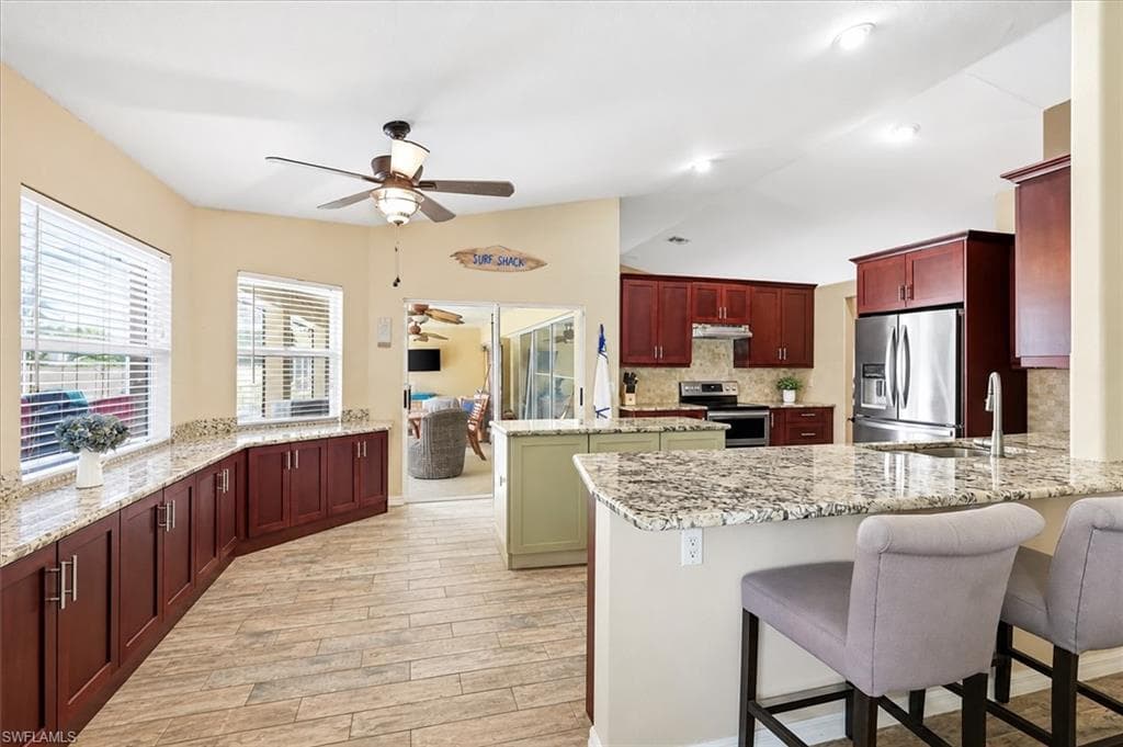 713 Milwaukee Blvd, Lehigh Acres, photo 3