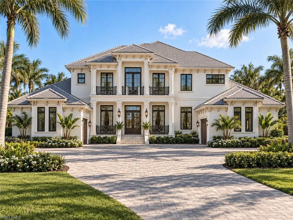 2401 Coach House Ln, Naples