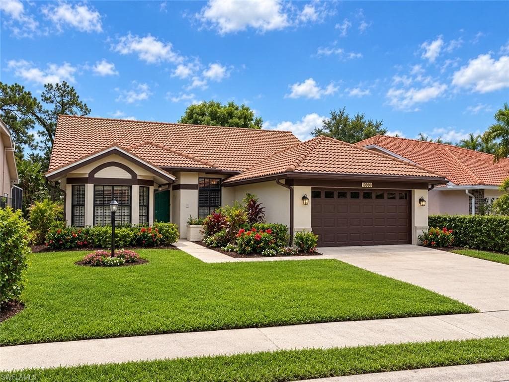 268 Countryside Dr, Naples
