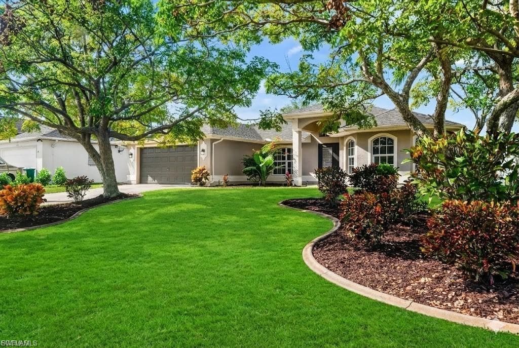 314 12th Ct, Cape Coral, photo 2