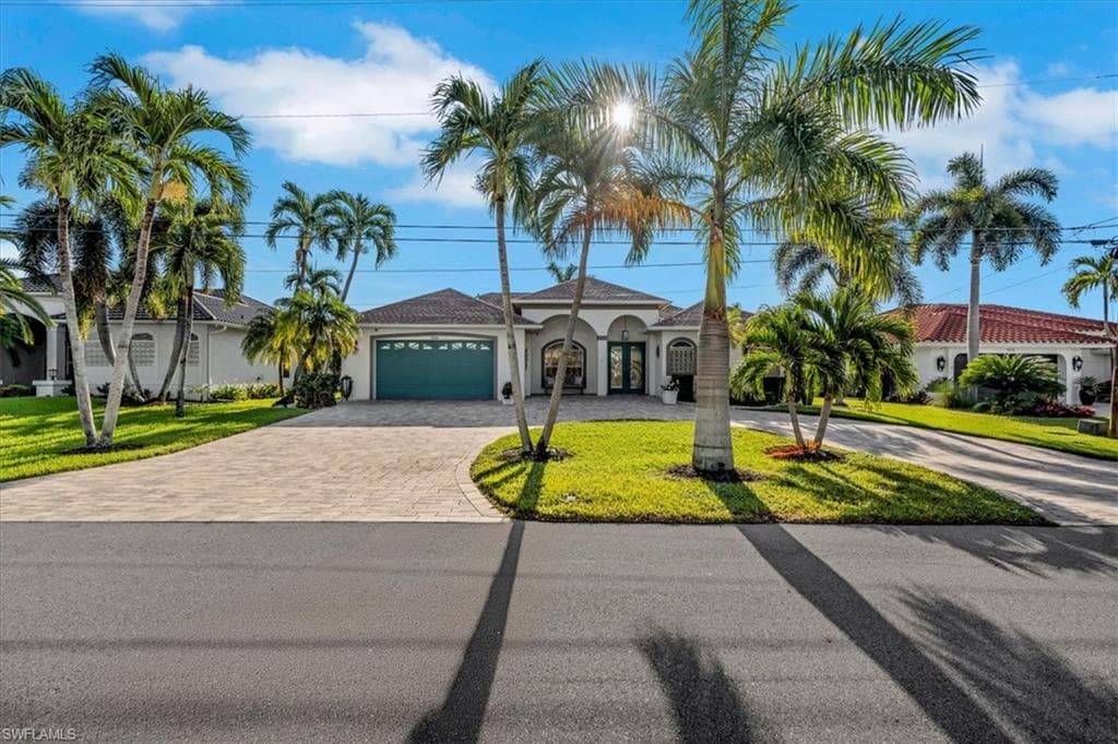 5221 9th Pl, Cape Coral