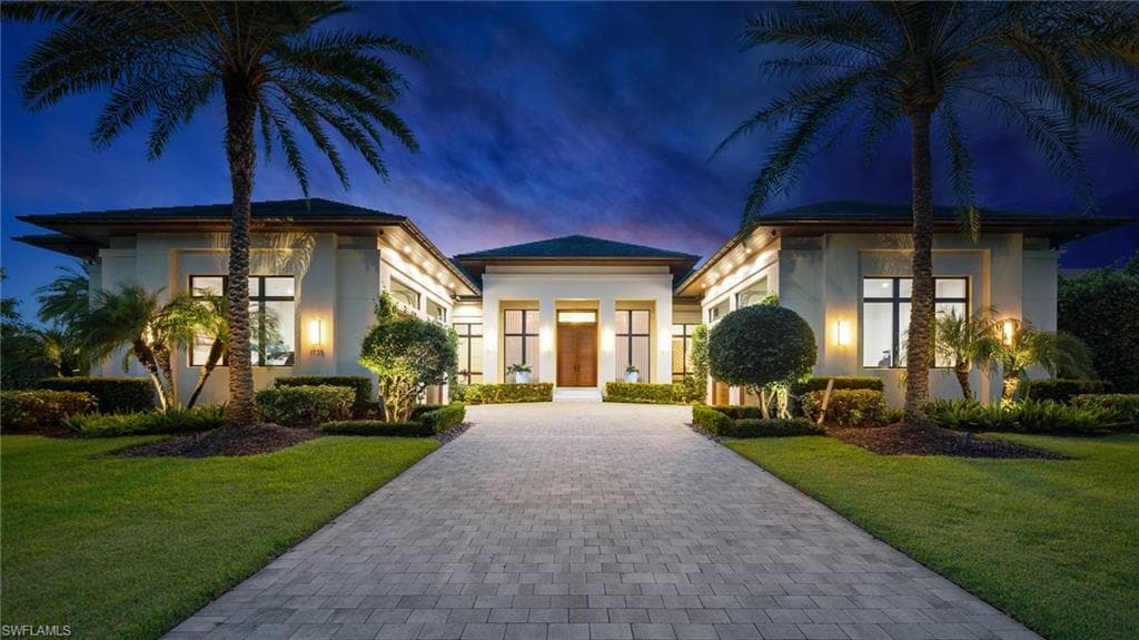 1735 Hurricane Harbor Ln, Naples
