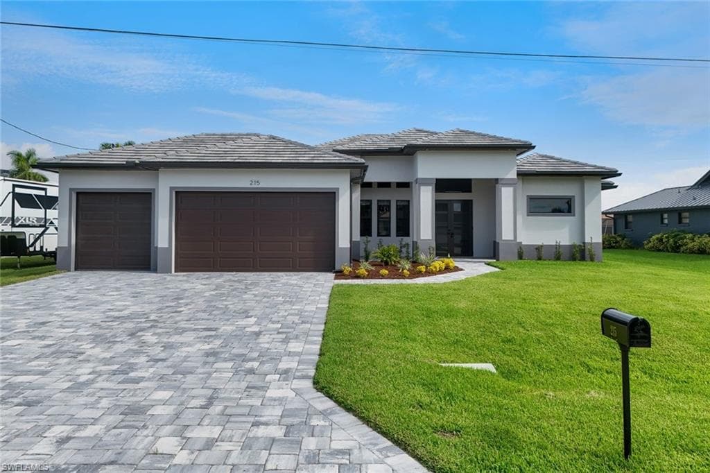 215 37th Ln, Cape Coral, photo 2