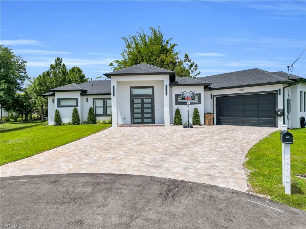 3510 9th Ct, Lehigh Acres