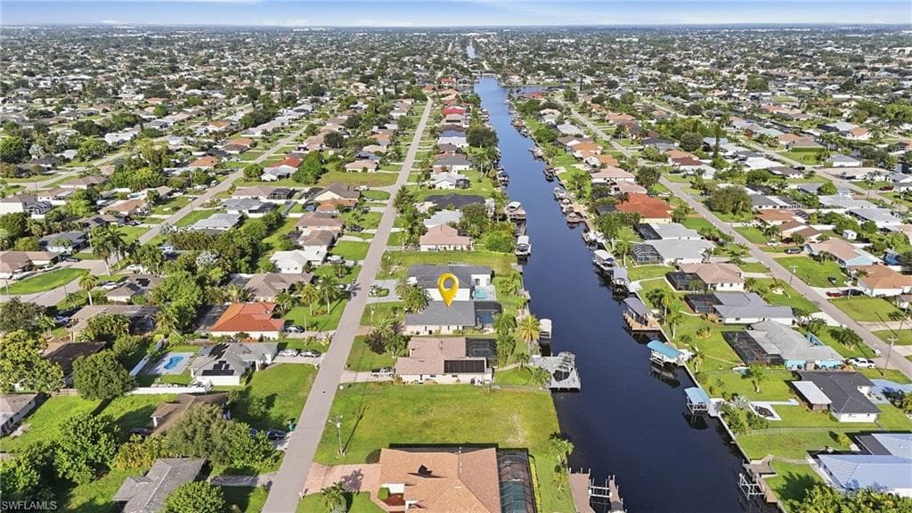 1327 17th St, Cape Coral, photo 2