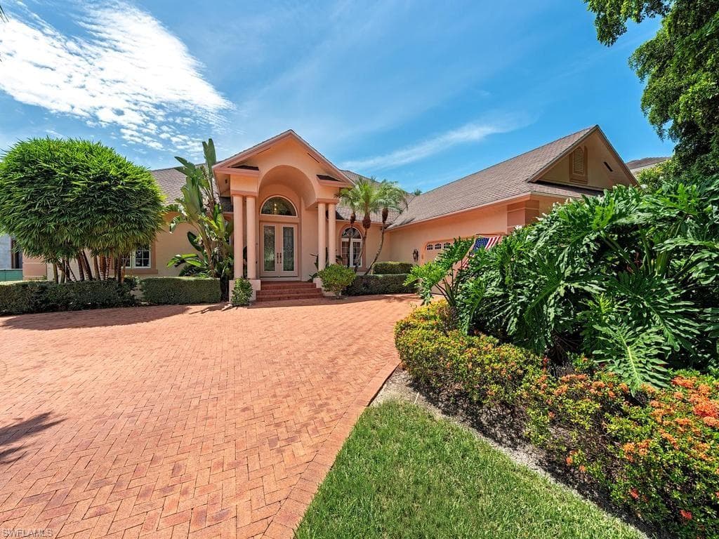 1620 3rd St, Naples