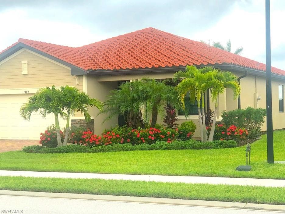 1482 Santiago Cir, Naples