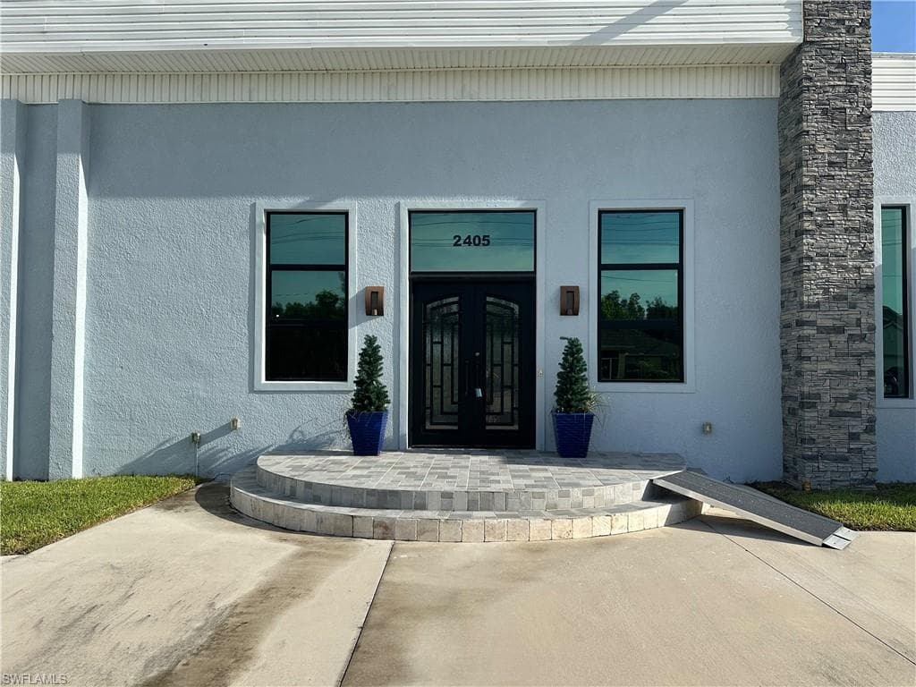 2405 32nd St, Cape Coral, photo 2